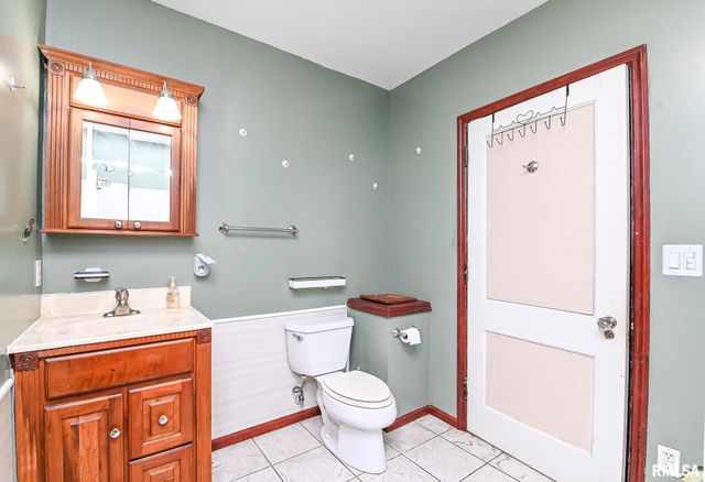 301 E THRUSH Avenue, Peoria, IL 61603