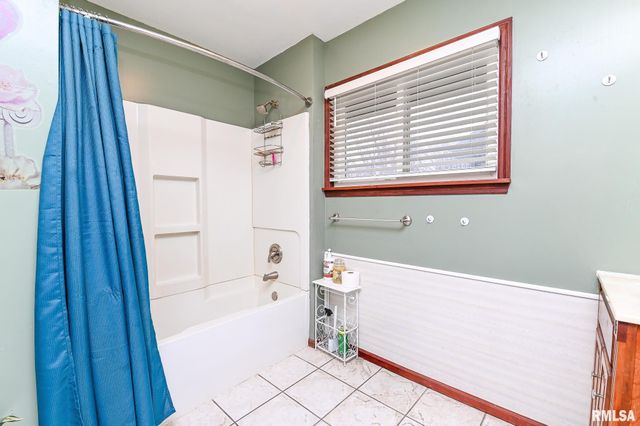 301 E THRUSH Avenue, Peoria, IL 61603