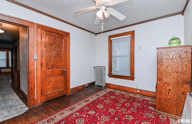 301 E THRUSH Avenue, Peoria, IL 61603