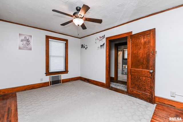 301 E THRUSH Avenue, Peoria, IL 61603