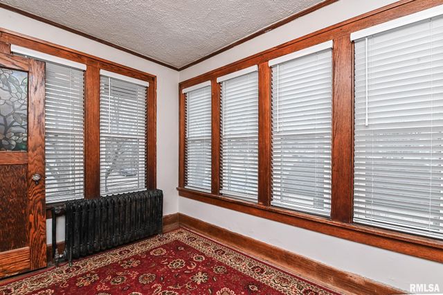 301 E THRUSH Avenue, Peoria, IL 61603