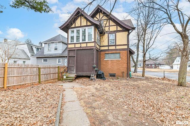 301 E THRUSH Avenue, Peoria, IL 61603