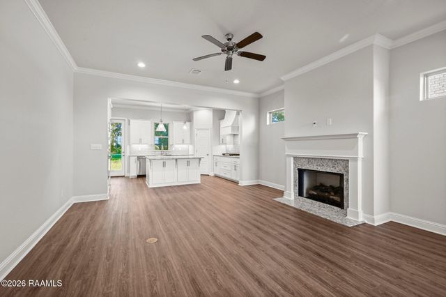 203 High Point Way, Youngsville, LA 70592