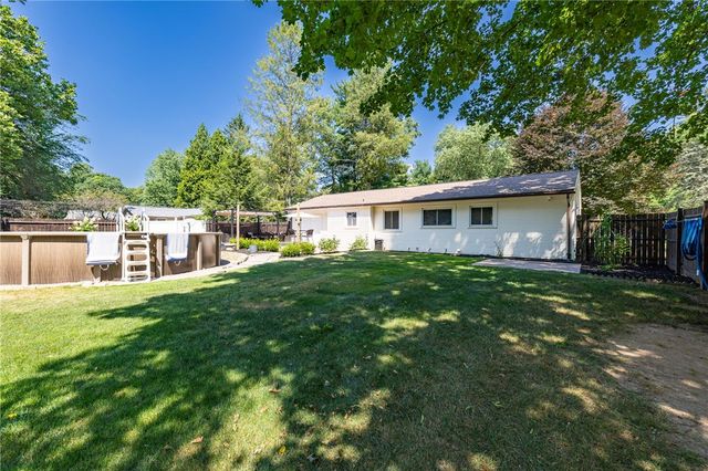 16 Crossfield Rd, Perinton, NY 14450