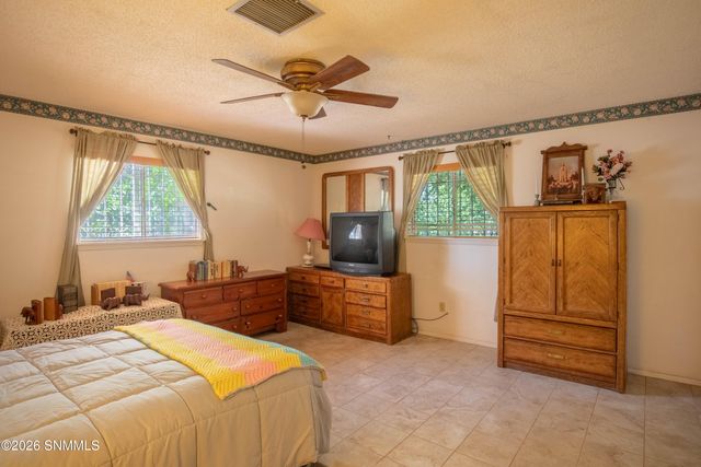 4735 Campbell Road, Las Cruces, NM 88007