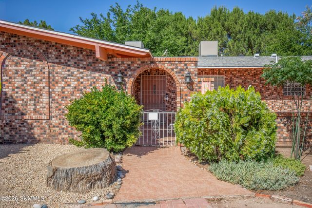 4735 Campbell Road, Las Cruces, NM 88007