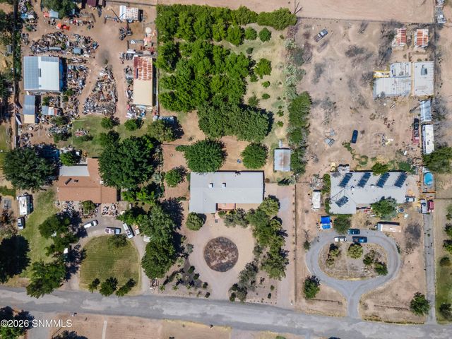 4735 Campbell Road, Las Cruces, NM 88007