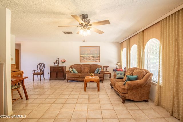 4735 Campbell Road, Las Cruces, NM 88007