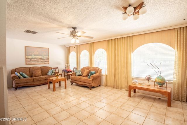 4735 Campbell Road, Las Cruces, NM 88007