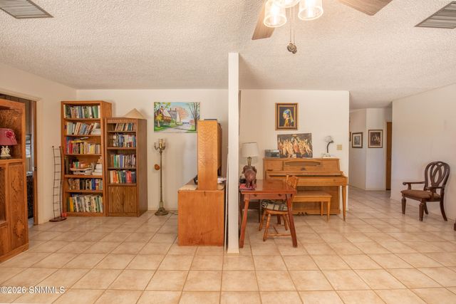 4735 Campbell Road, Las Cruces, NM 88007