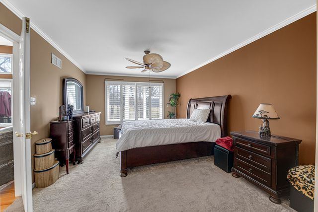 70 W Deer Haven ct Court, Crete, IL 60417