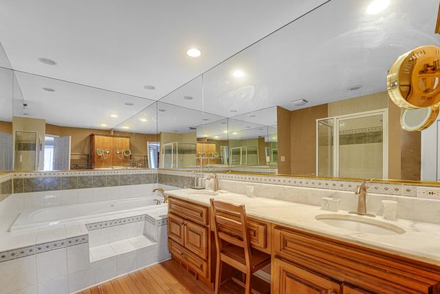 70 W Deer Haven ct Court, Crete, IL 60417