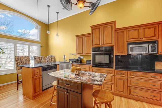 70 W Deer Haven ct Court, Crete, IL 60417