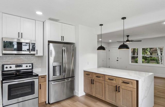 1910 CURRY FORD ROAD, Orlando, FL 32806