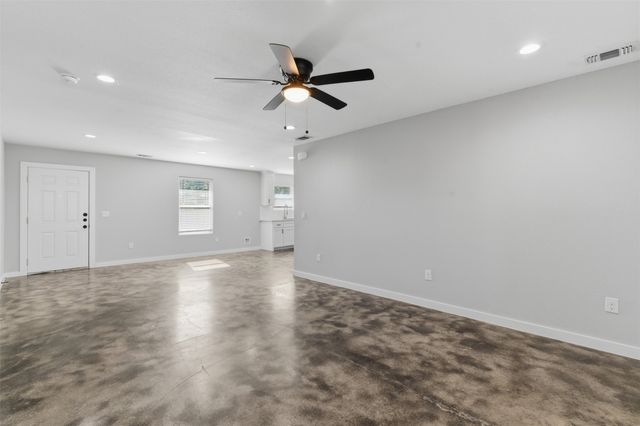 612 W Coffin Street, Denison, TX 75020