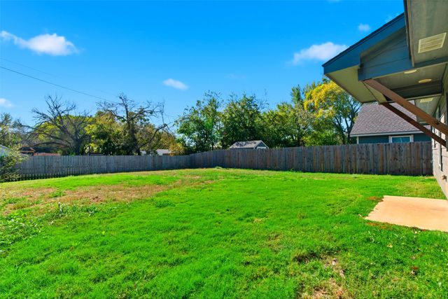 612 W Coffin Street, Denison, TX 75020