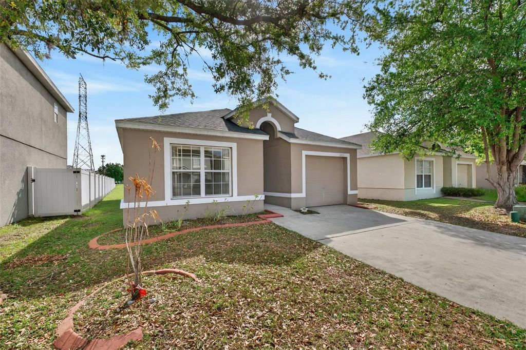 Image 6 of property listing at 13203 ASHINGTON POINTE DRIVE, Orlando, FL 32824