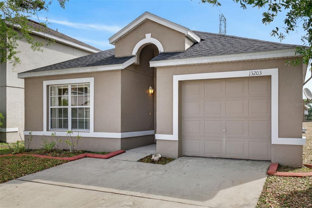 Image 8 of property listing at 13203 ASHINGTON POINTE DRIVE, Orlando, FL 32824