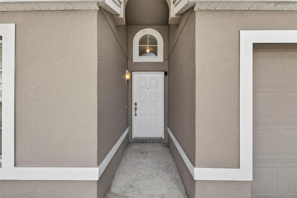 Image 9 of property listing at 13203 ASHINGTON POINTE DRIVE, Orlando, FL 32824