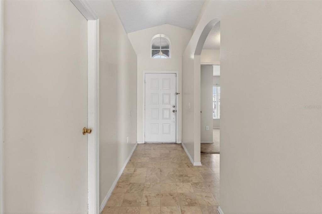 Image 10 of property listing at 13203 ASHINGTON POINTE DRIVE, Orlando, FL 32824