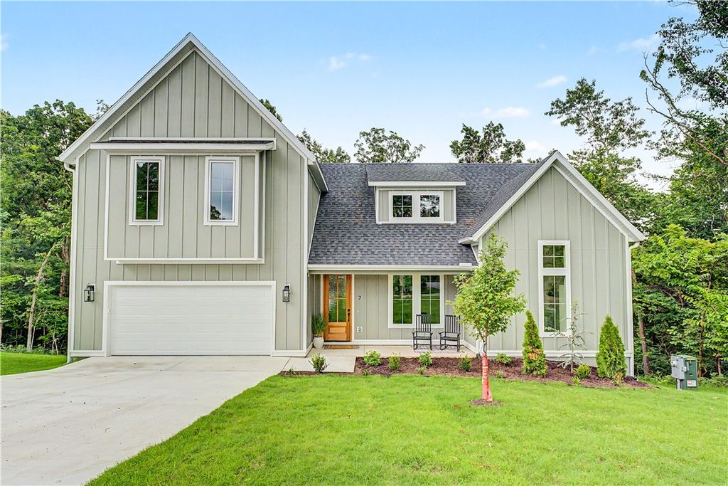 7 Minack Lane, Bella Vista, AR 72714