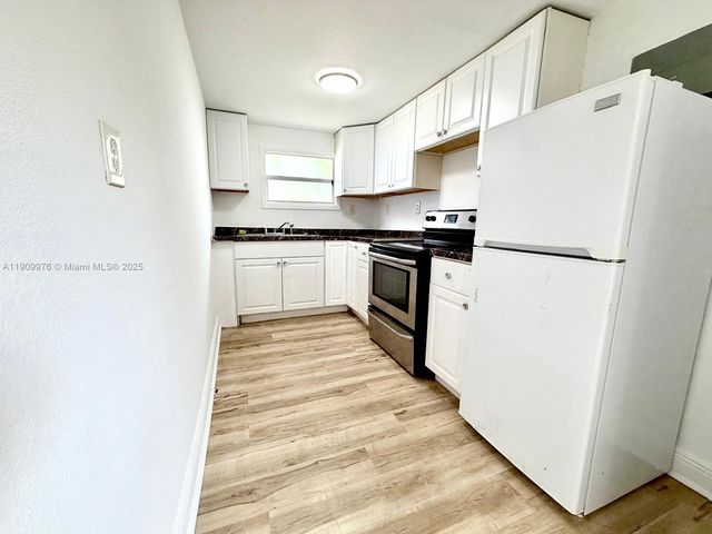 1060 NW 116th St 3, Miami, FL 33168