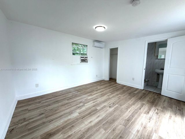 1060 NW 116th St 3, Miami, FL 33168