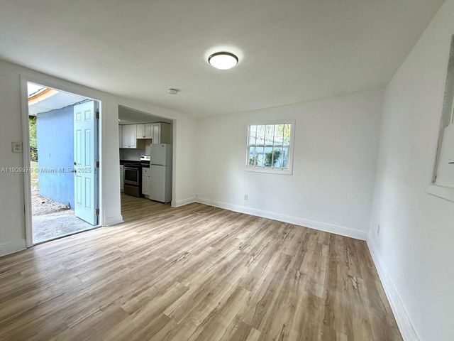 1060 NW 116th St 3, Miami, FL 33168