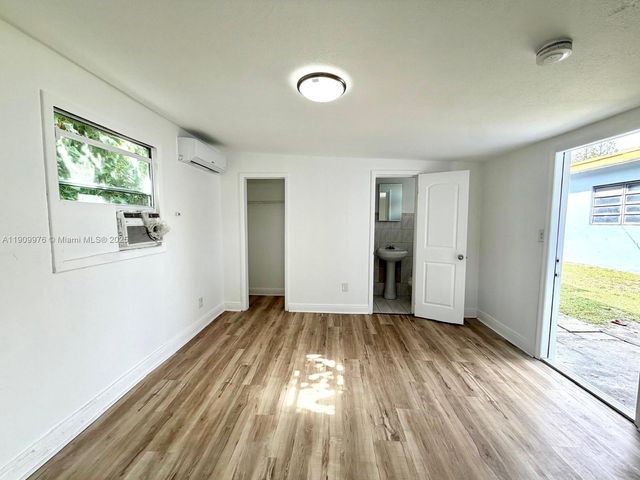 1060 NW 116th St 3, Miami, FL 33168