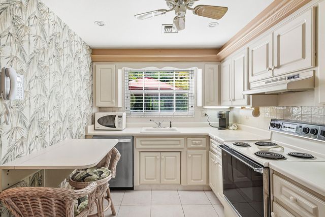 6590 N Ocean Boulevard 5, Ocean Ridge, FL 33435