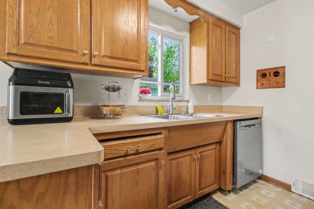 1271 Jeffery Street, Ypsilanti Twp, MI 48198