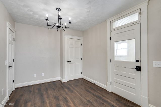 3895 Swallen Avenue, Louisville, OH 44641