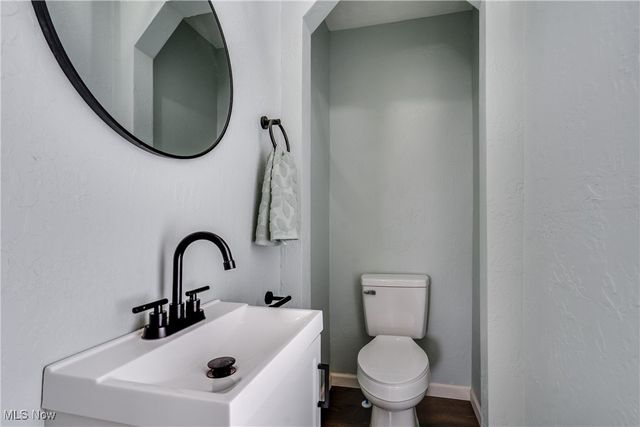 3895 Swallen Avenue, Louisville, OH 44641