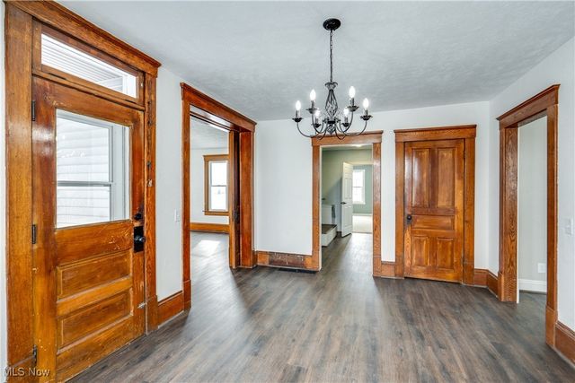 3895 Swallen Avenue, Louisville, OH 44641