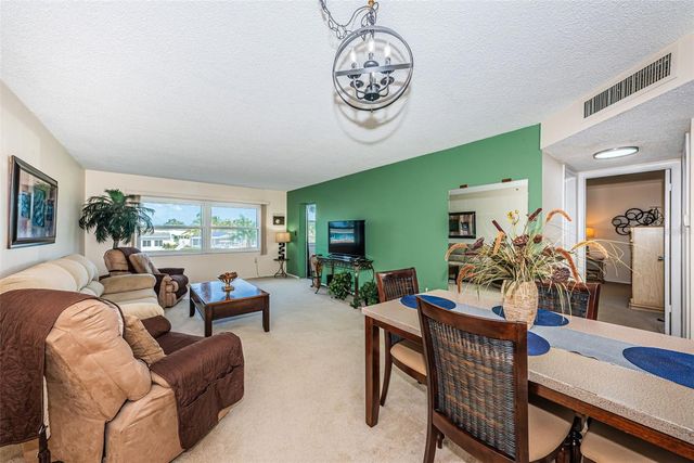 4725 COVE CIRCLE 210, St Petersburg, FL 33708