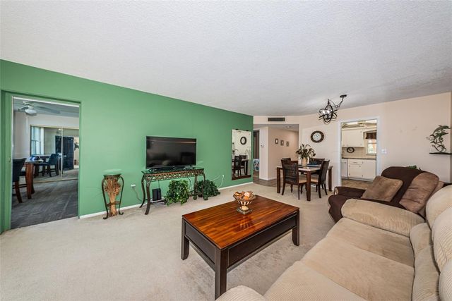 4725 COVE CIRCLE 210, St Petersburg, FL 33708