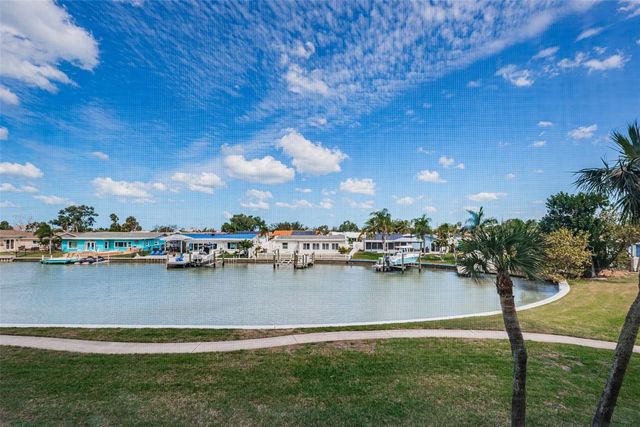 4725 COVE CIRCLE 210, St Petersburg, FL 33708