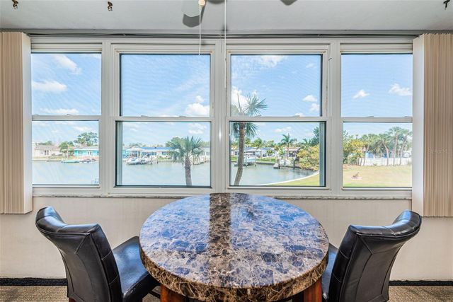 4725 COVE CIRCLE 210, St Petersburg, FL 33708