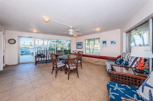 4725 COVE CIRCLE 210, St Petersburg, FL 33708