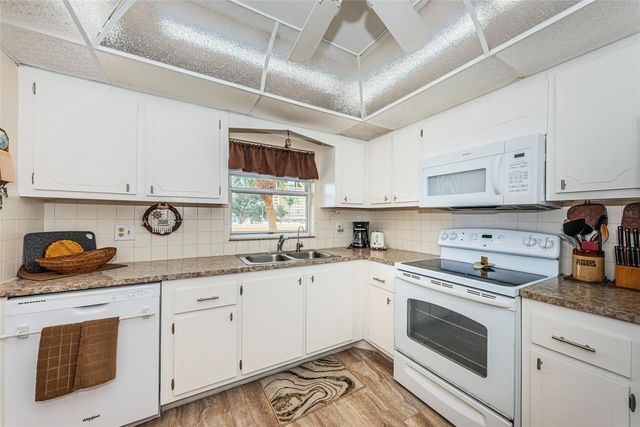 4725 COVE CIRCLE 210, St Petersburg, FL 33708