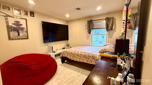 36 Fiume Street, Iselin, NJ 08830