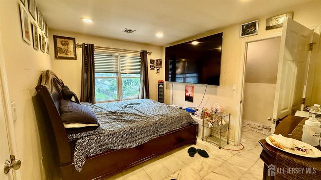 36 Fiume Street, Iselin, NJ 08830