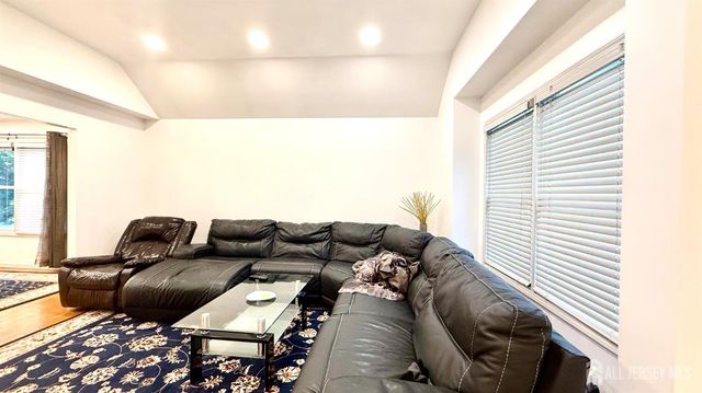 36 Fiume Street, Iselin, NJ 08830