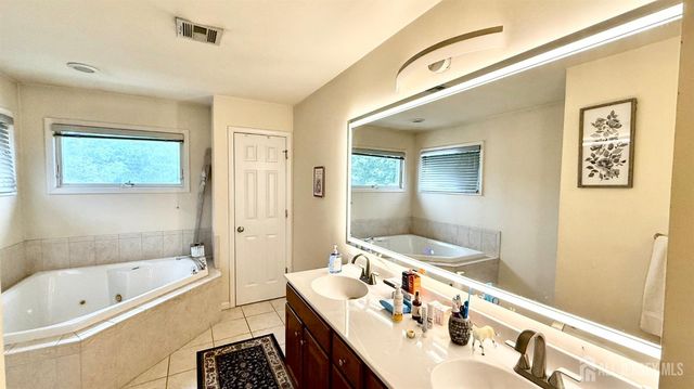 36 Fiume Street, Iselin, NJ 08830