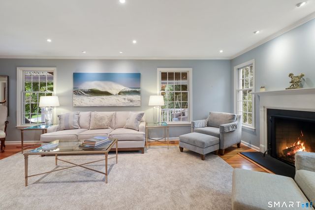 19 Tamarack Place, Greenwich, CT 06831