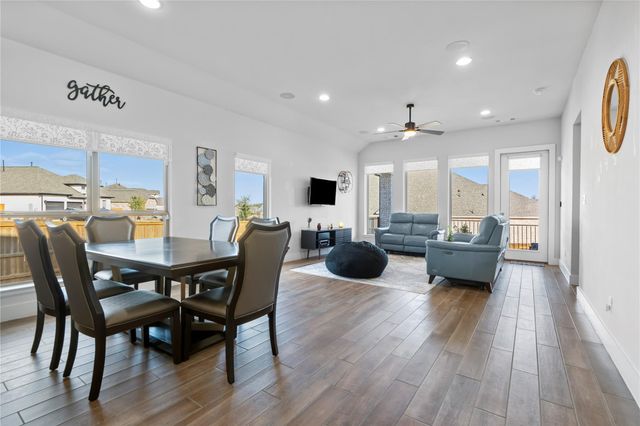 224 Green Knoll LN, Georgetown, TX 78628