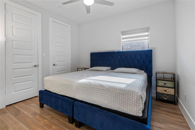 224 Green Knoll LN, Georgetown, TX 78628