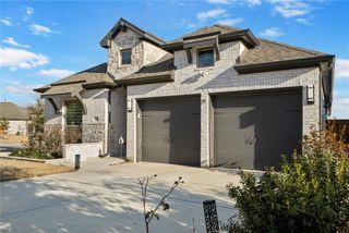 224 Green Knoll LN, Georgetown, TX 78628