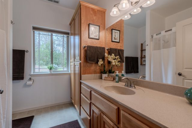 4728 E Evans Creek Road, Rogue River, OR 97537