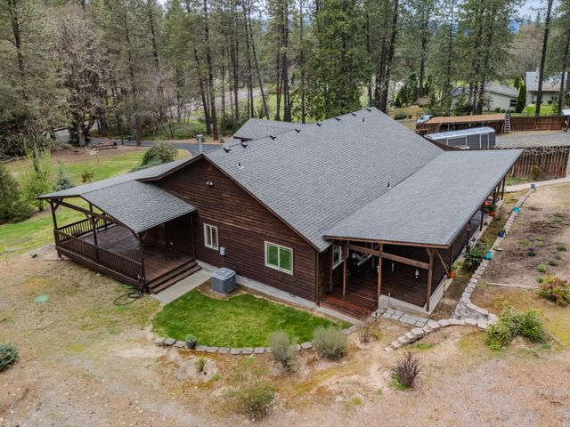 4728 E Evans Creek Road, Rogue River, OR 97537